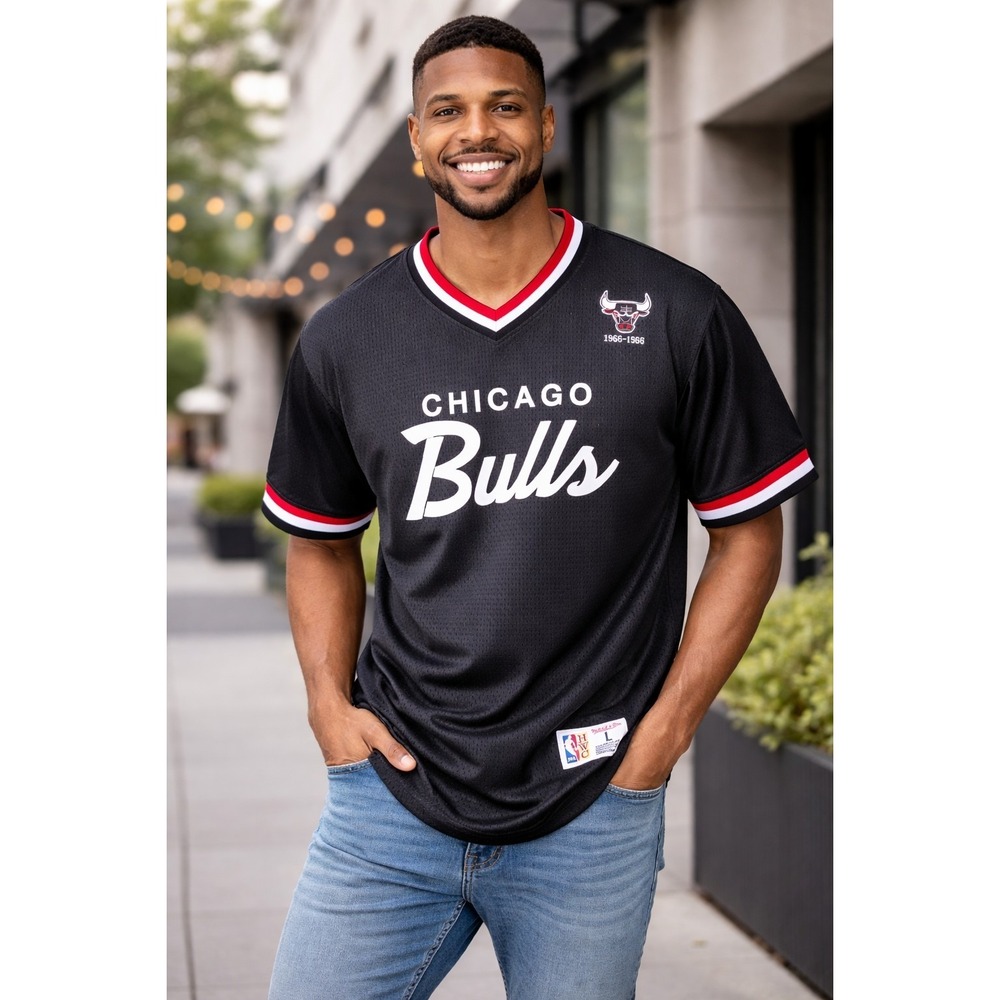Chicago Bulls Mitchell & Ness Black Hardwood Classics Script Mesh T-shirt.Size L